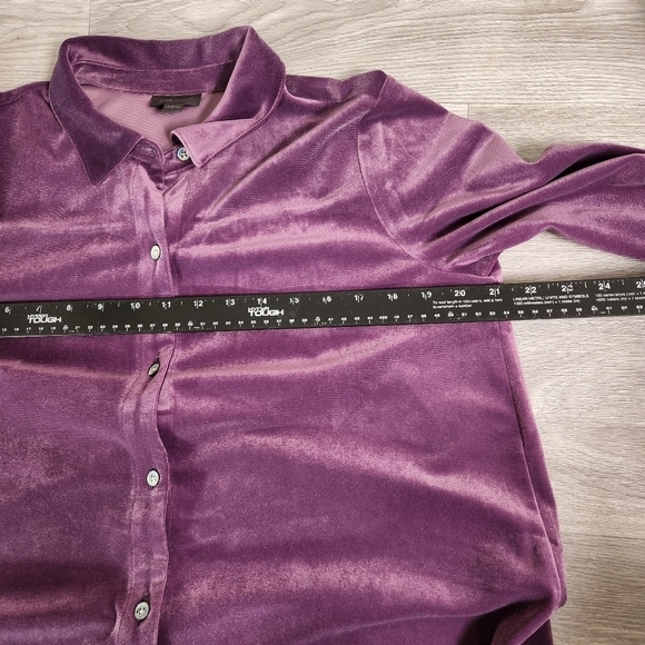 J Jill Purple Velvet Tunic  Wearever Collection S  Soft Back Shirred Back Button - Picture 5 of 11